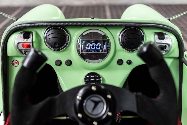 Messerschmitt KR-202-E speedometer steering wheel and air vents